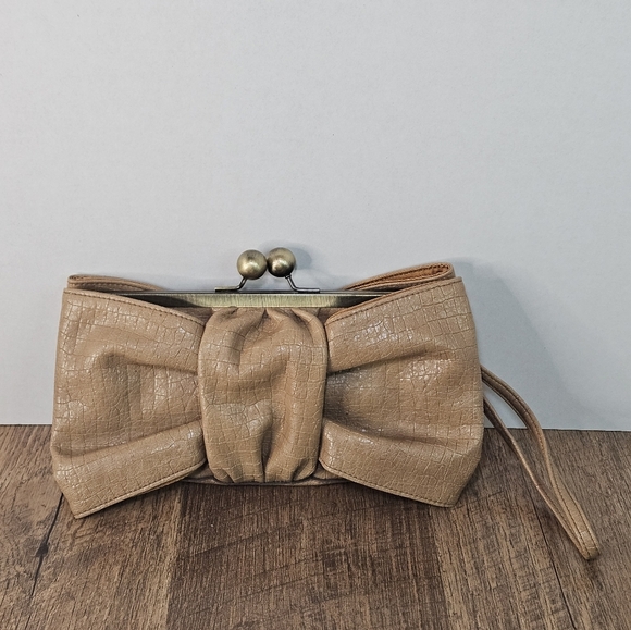 Jessica Simpson Clutch - Picture 2 of 5